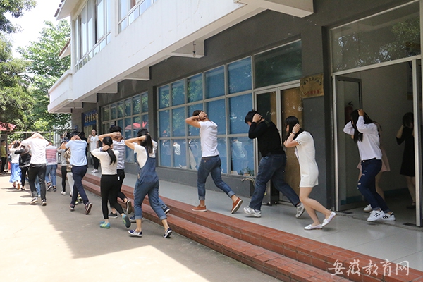 彩神防灾抗震演练1.jpg